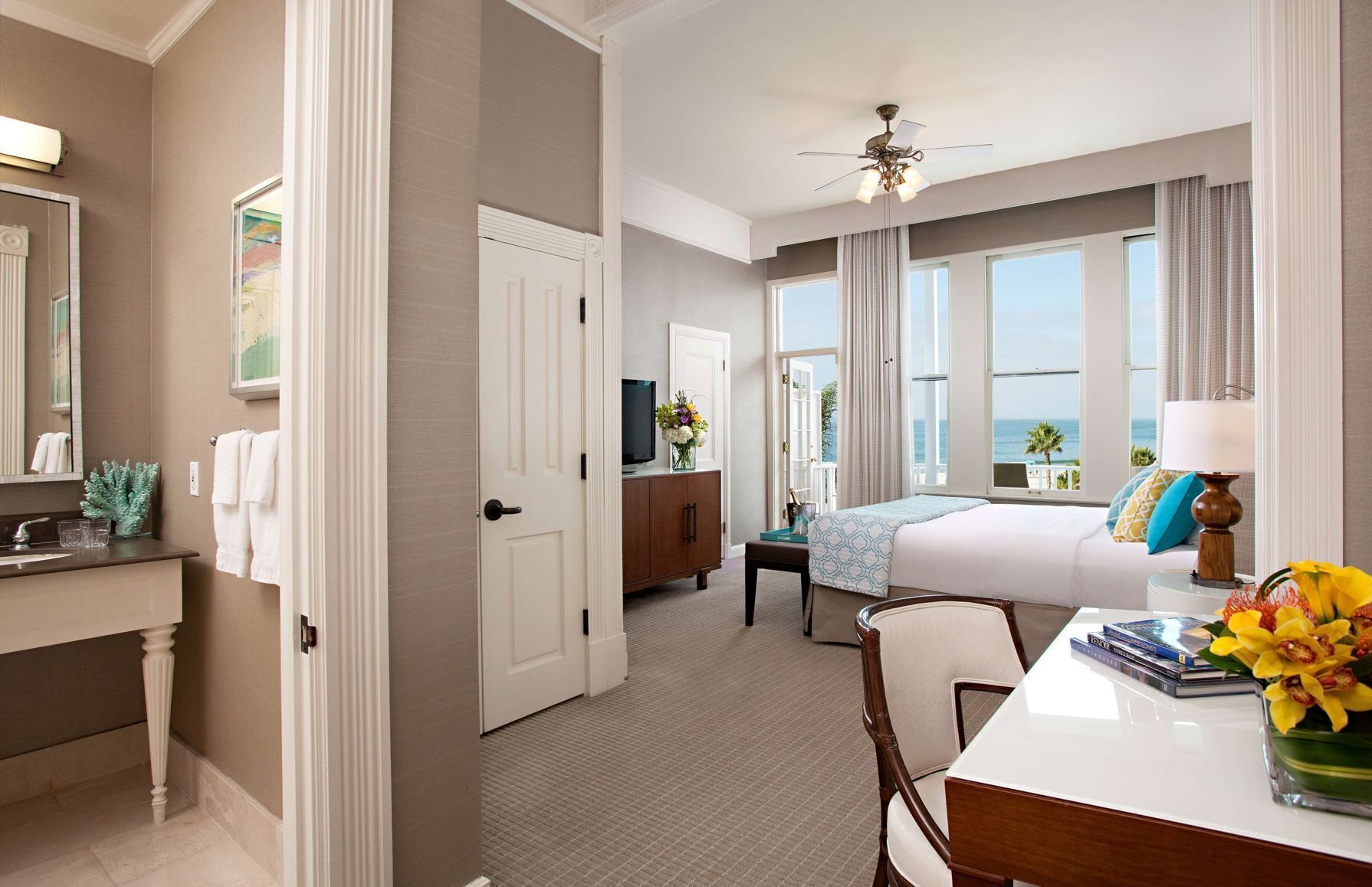 Premium bedding, in-room safe, iron/ironing board, free WiFi