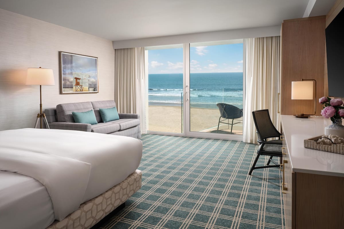 55-inch TV with cable channels, Netflix, streaming services