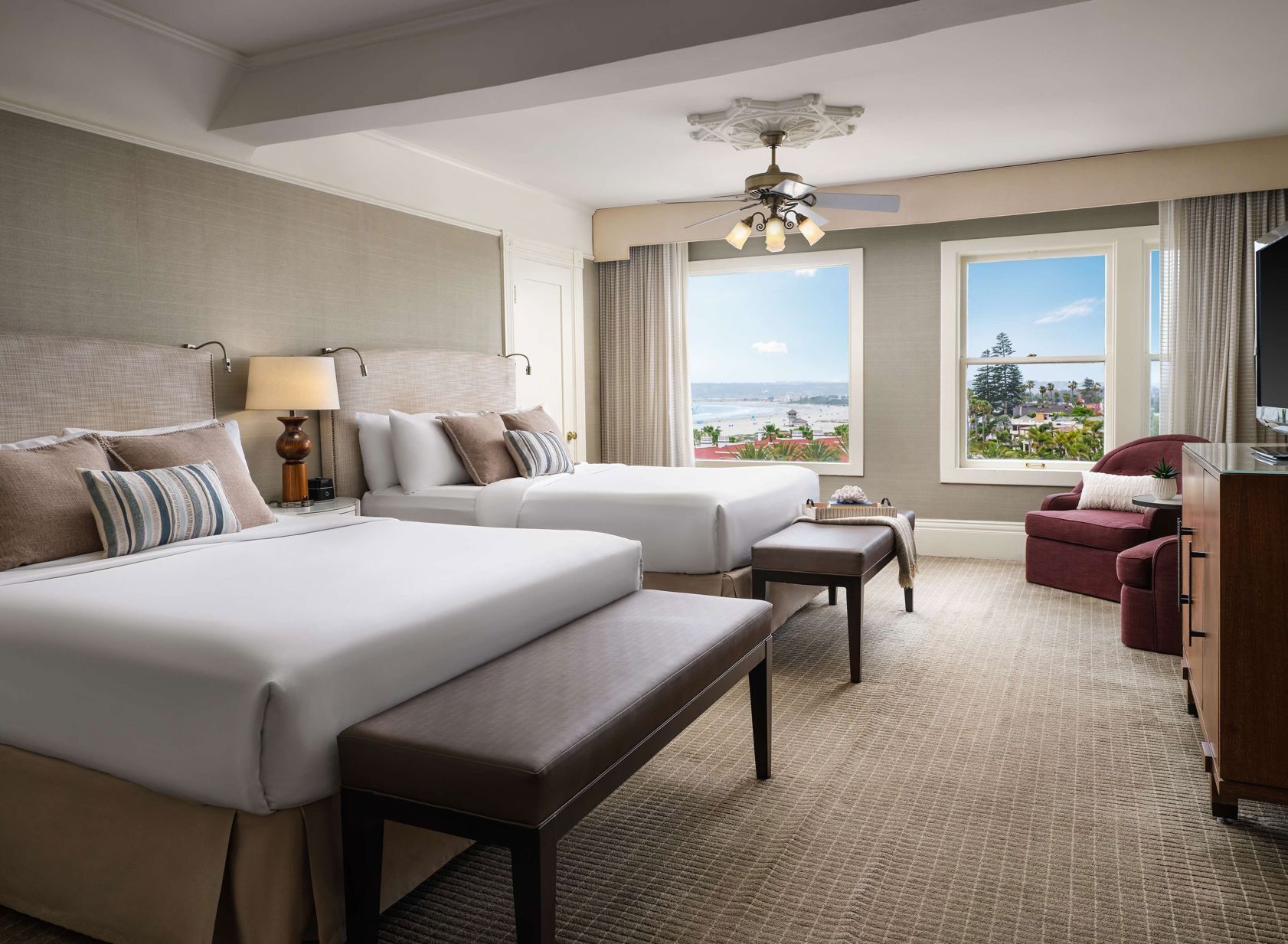 Premium bedding, in-room safe, iron/ironing board, free WiFi