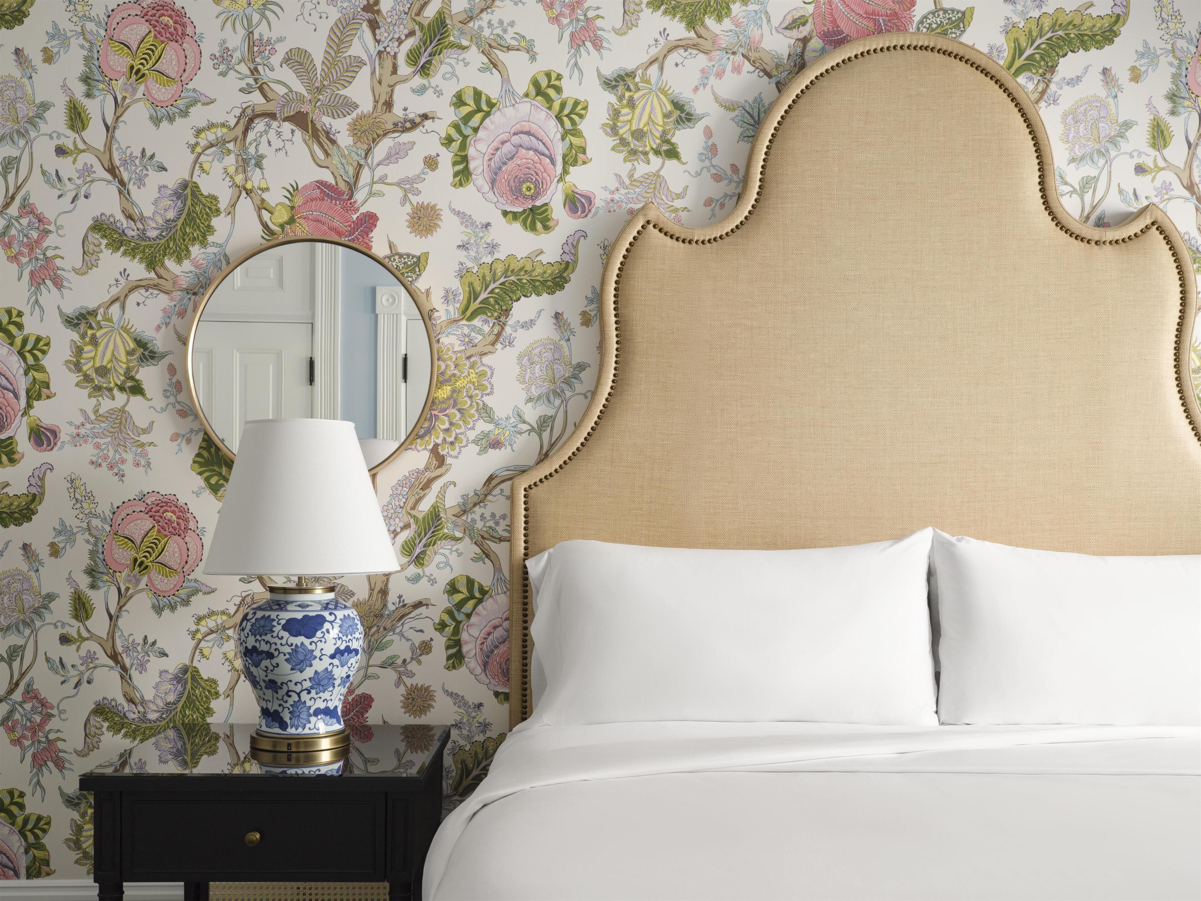 Premium bedding, in-room safe, iron/ironing board, free WiFi