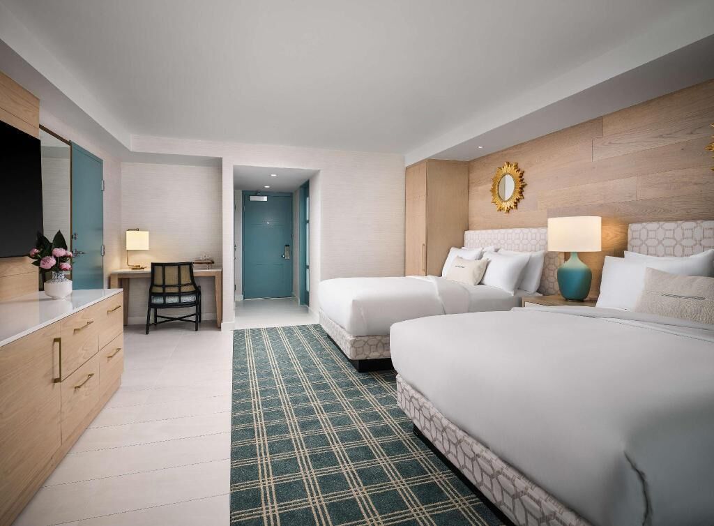 Premium bedding, in-room safe, iron/ironing board, free WiFi