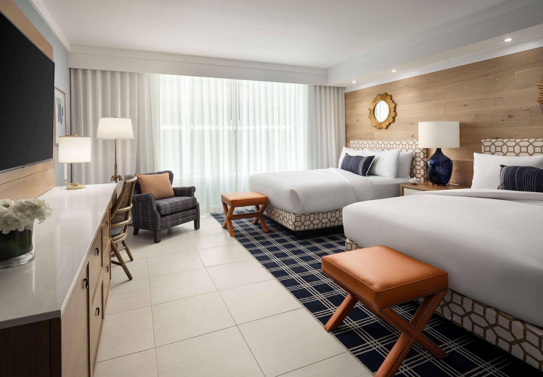 Premium bedding, in-room safe, iron/ironing board, free WiFi