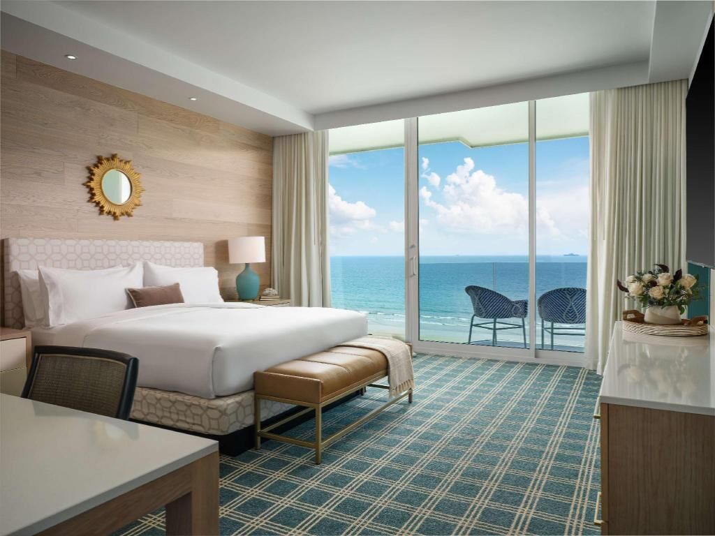 Premium bedding, in-room safe, iron/ironing board, free WiFi