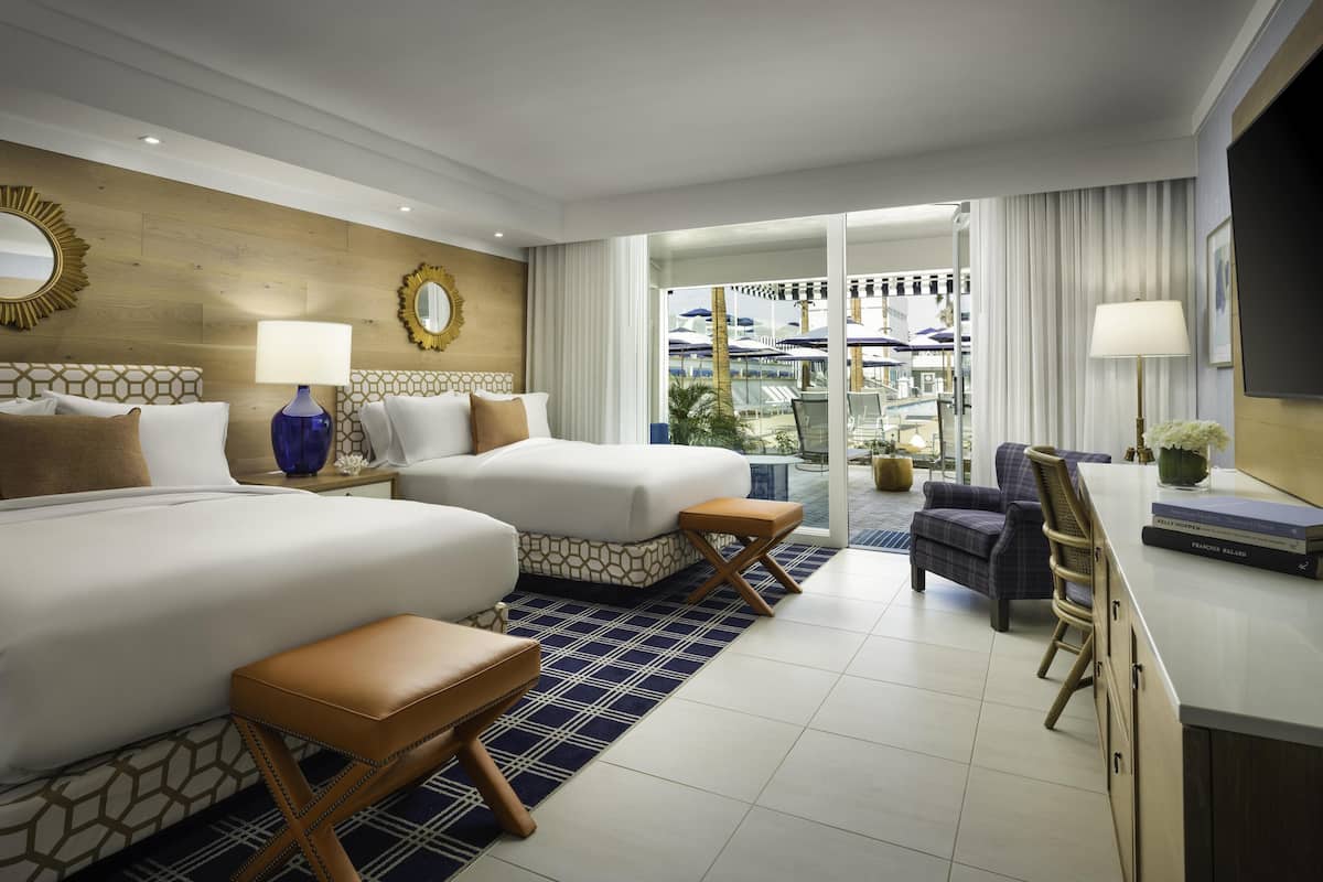 Cabana Pool View 2 Queens