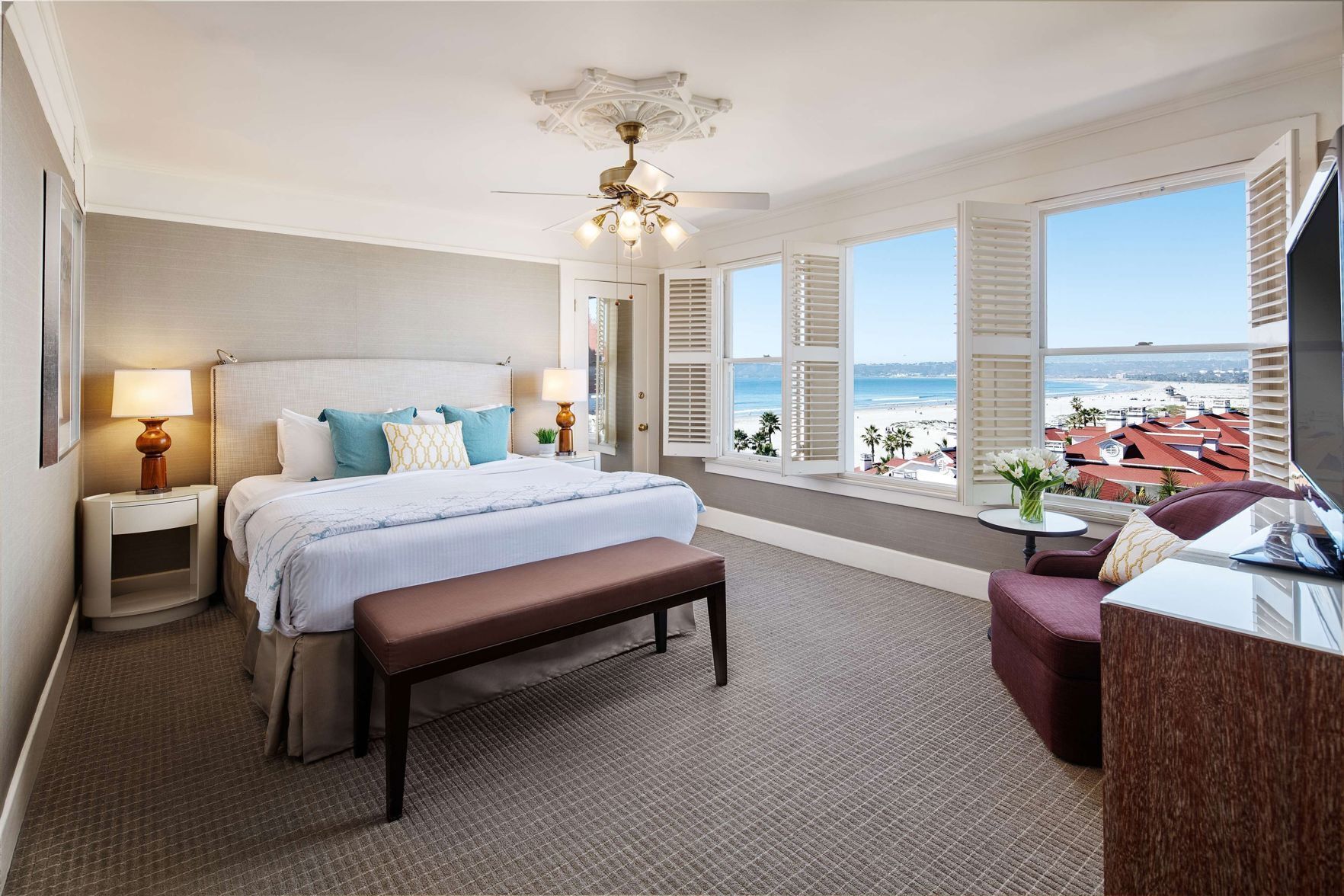 Premium bedding, in-room safe, iron/ironing board, free WiFi