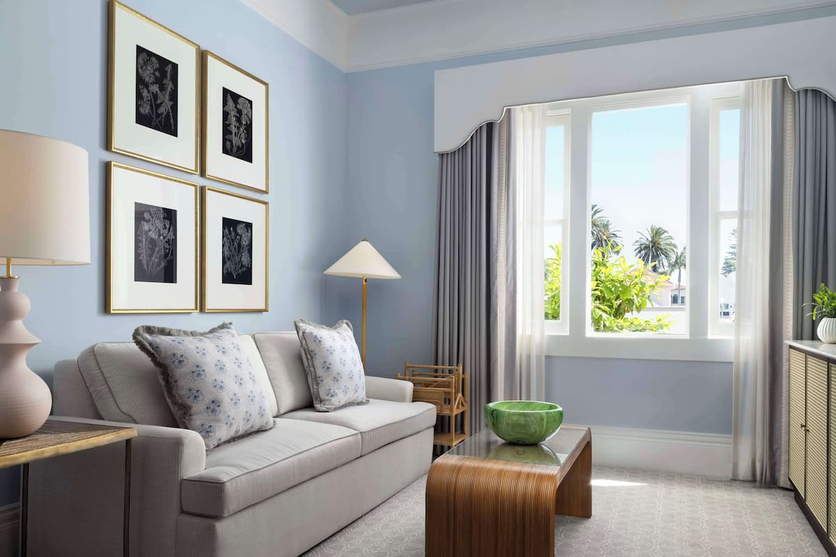 55-inch TV with cable channels, Netflix, streaming services
