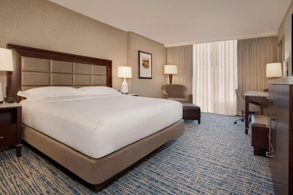Premium bedding, in-room safe, desk, laptop workspace