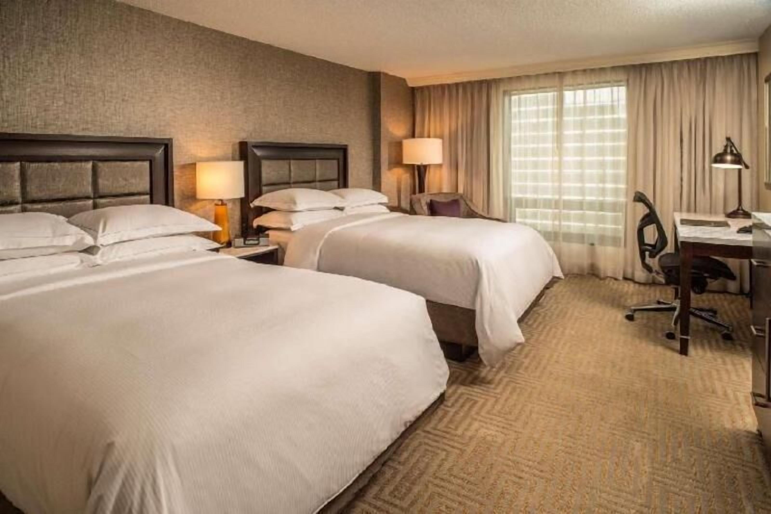 Premium bedding, in-room safe, desk, laptop workspace