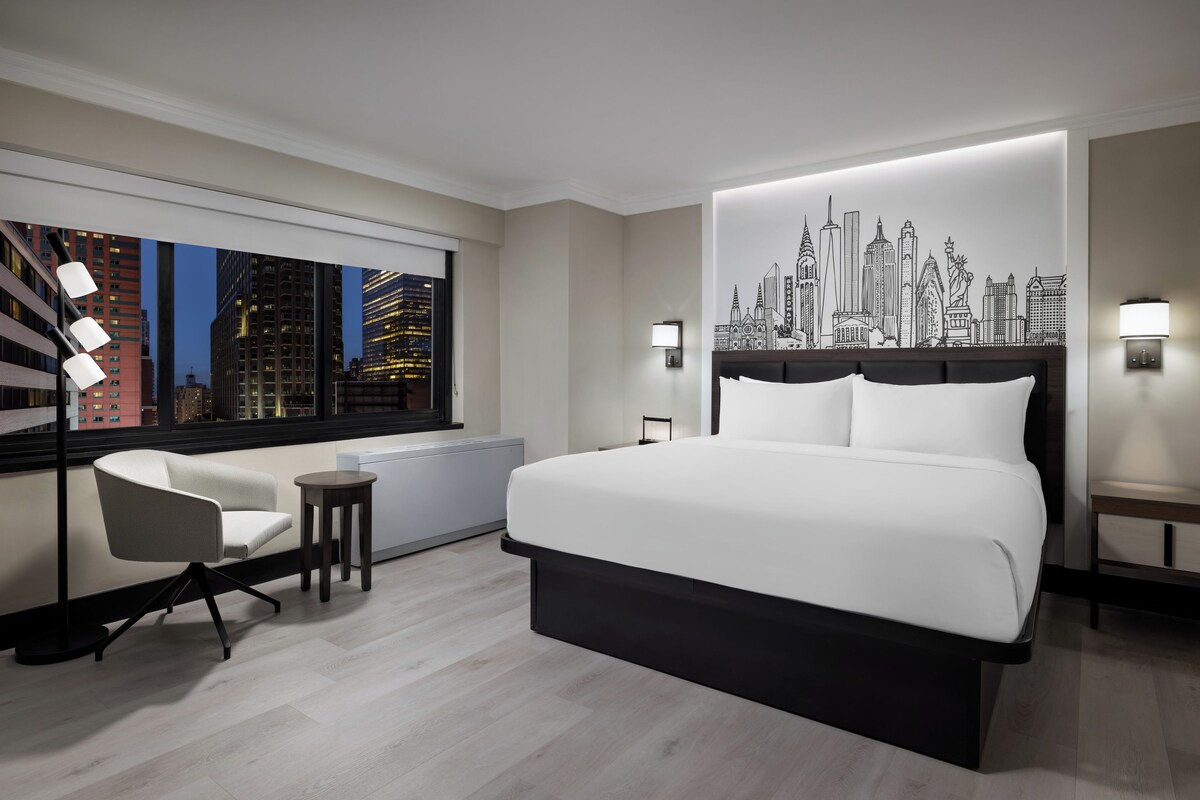 Premium bedding, pillow-top beds, in-room safe, desk