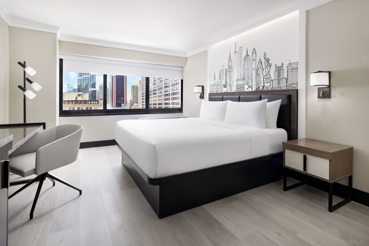 Premium bedding, pillow-top beds, in-room safe, desk