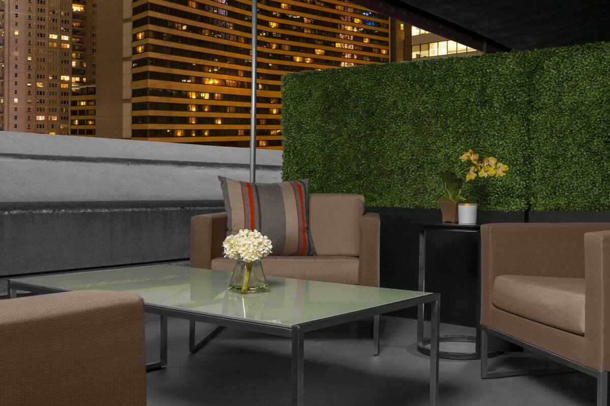 Suite, 1 King Bed, Balcony | Premium bedding, pillowtop beds, in-room safe, desk
