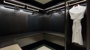 Phòng Suite Presidential, 1 giường cỡ king (Manhattan Floor) | Bộ đồ giường cao cấp, nệm có lớp đệm bông, két bảo mật tại phòng