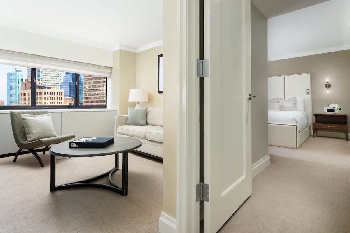 Suite, 1 King Bed (Living Area Manhattan Floor) | Premium bedding, pillowtop beds, in-room safe, desk