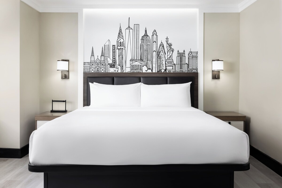 Premium bedding, pillow-top beds, in-room safe, desk