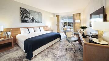 1 dormitorio, minibar, caja fuerte y escritorio