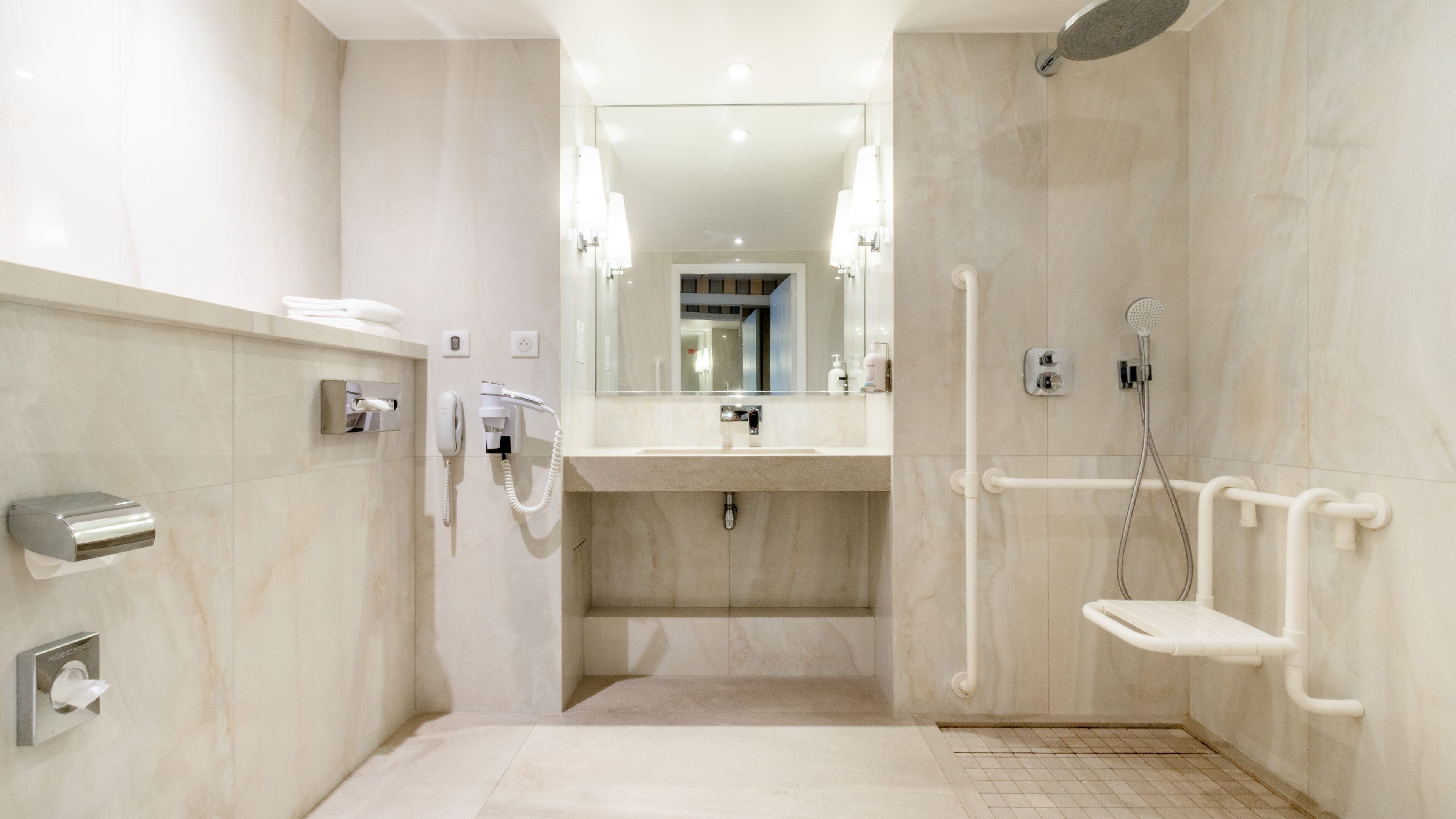 Photo - Holiday Inn Nice - Port St Laurent by IHG