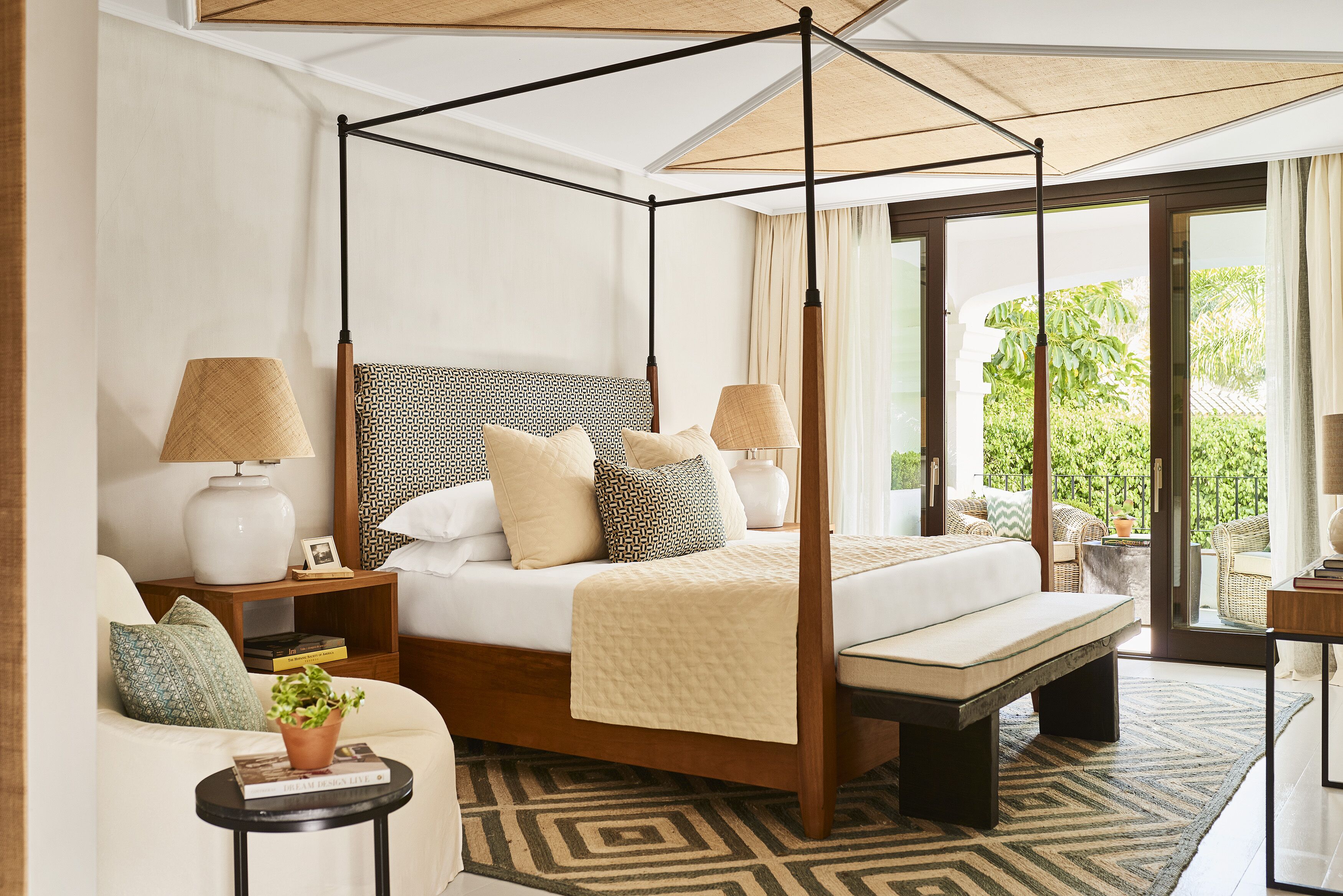 minibar, in-room safe, individually decorated, individually furnished