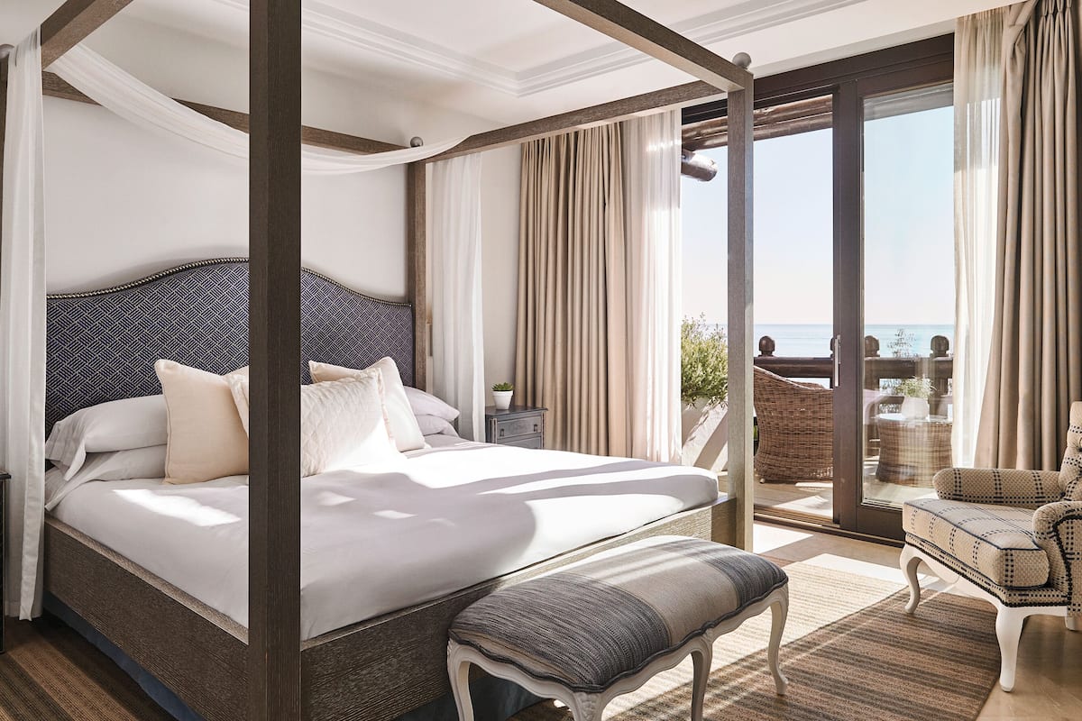 suite (imperial) | minibar, in-room safe, individually decorated, individually furnished