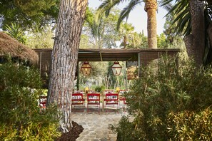 Enjoy al fresco dining amidst lush greenery and serene surroundings.