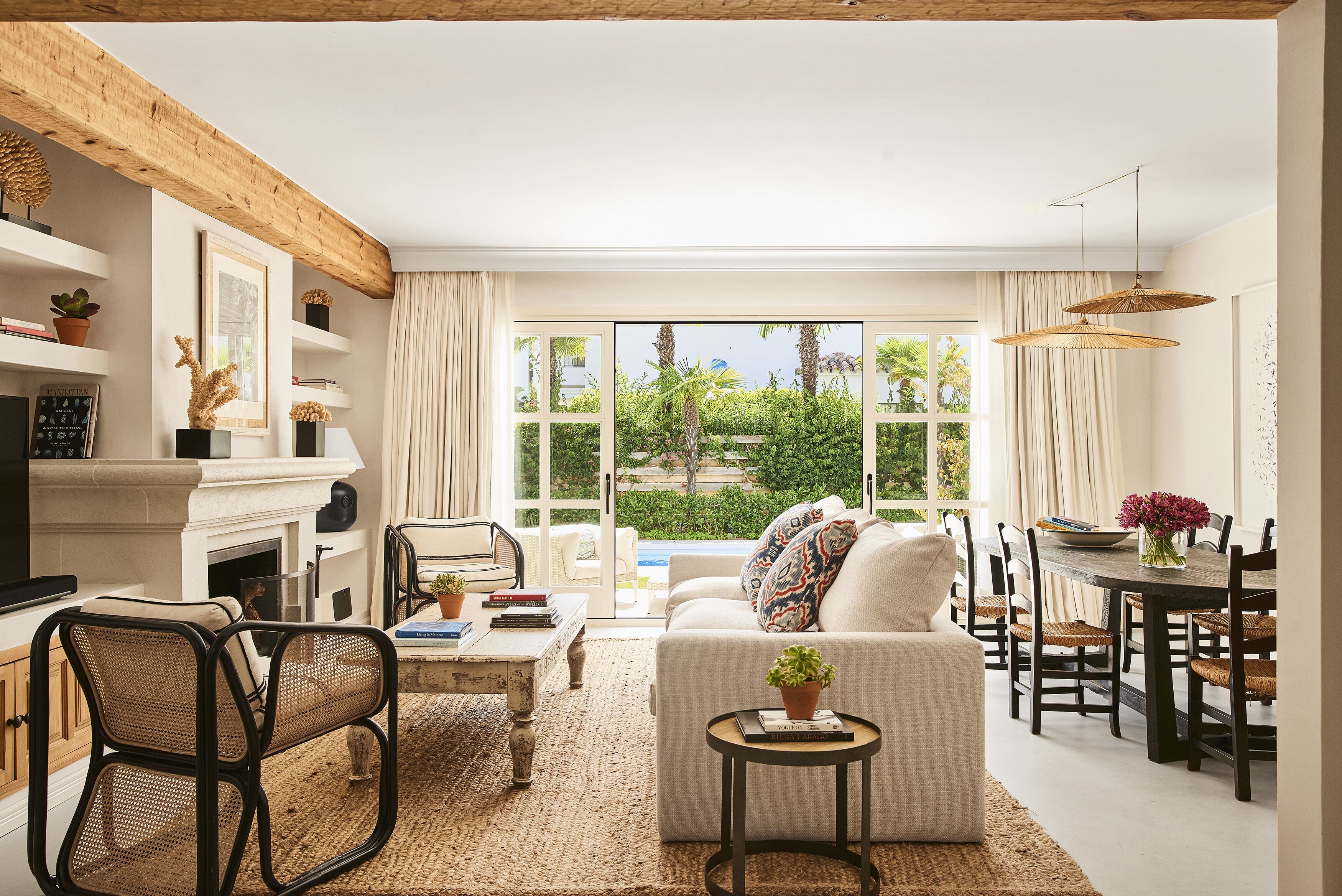 Minibar, in-room safe, individually decorated, individually furnished