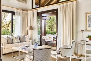 Suite (La Concha) | Minibar, in-room safe, individually decorated, individually furnished - Marbella Club Hotel Golf Resort & Spa (Marbella)