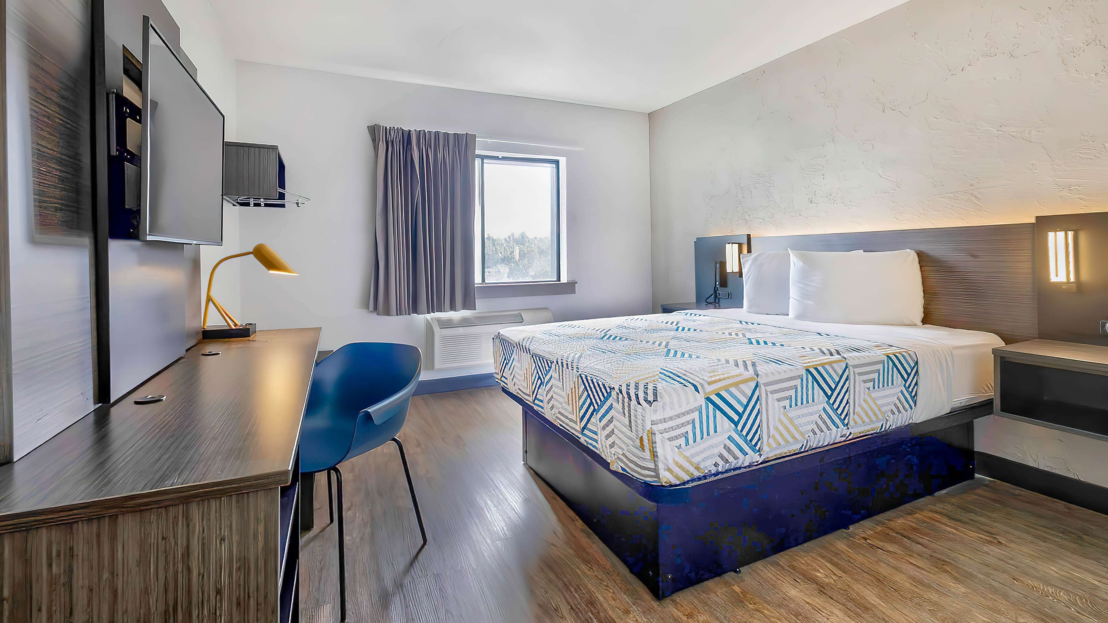 โต๊ะทำงาน, ผ้าม่านกันแสง, Wi-Fi ฟรี, ผ้าปูที่นอน