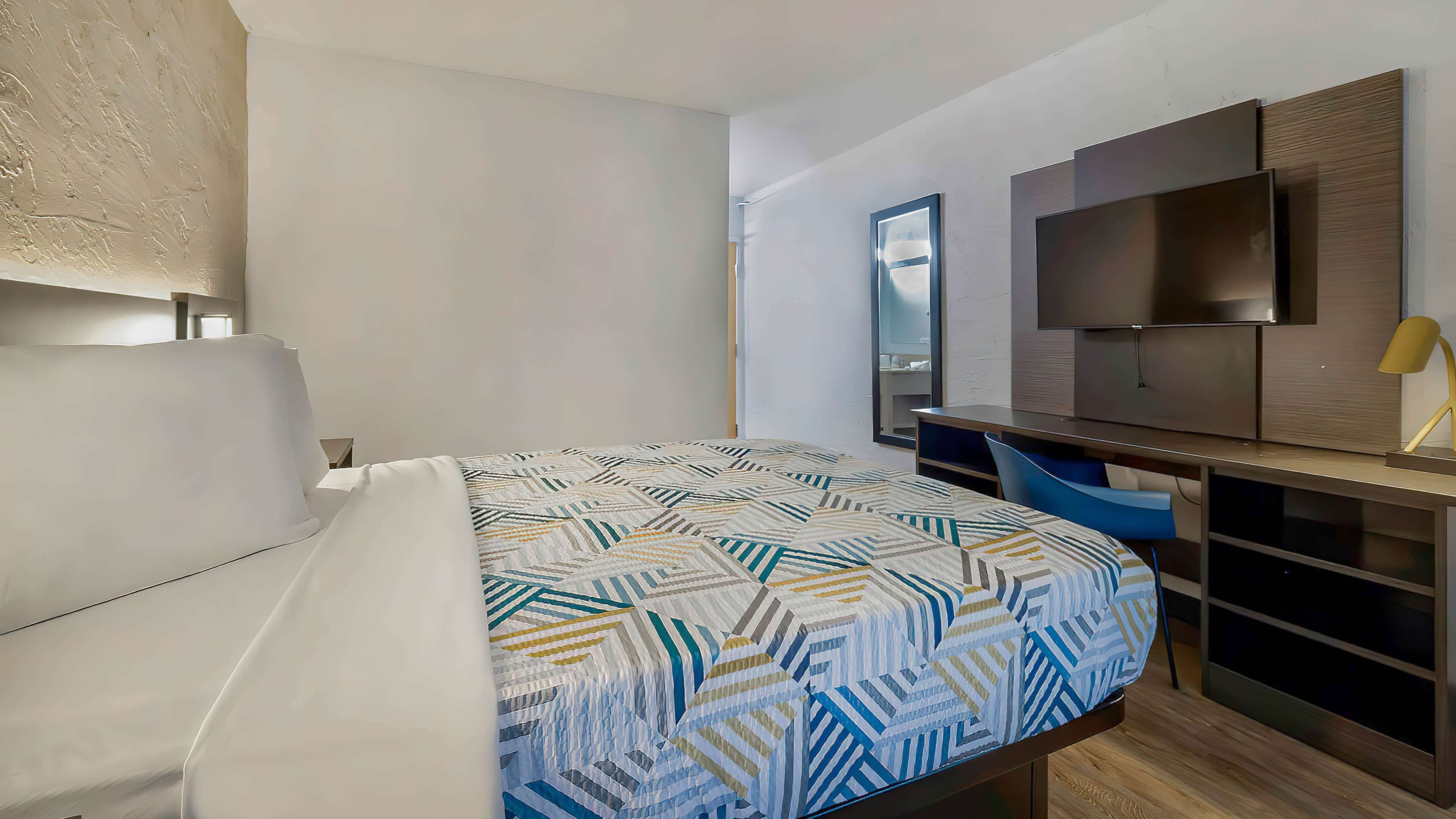 โต๊ะทำงาน, ผ้าม่านกันแสง, Wi-Fi ฟรี, ผ้าปูที่นอน