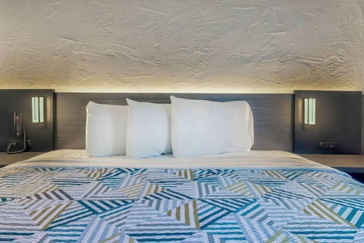 Desk, blackout drapes, WiFi (free), bed sheets