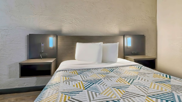 Escritorio, cortinas blackout, wifi gratis y ropa de cama 