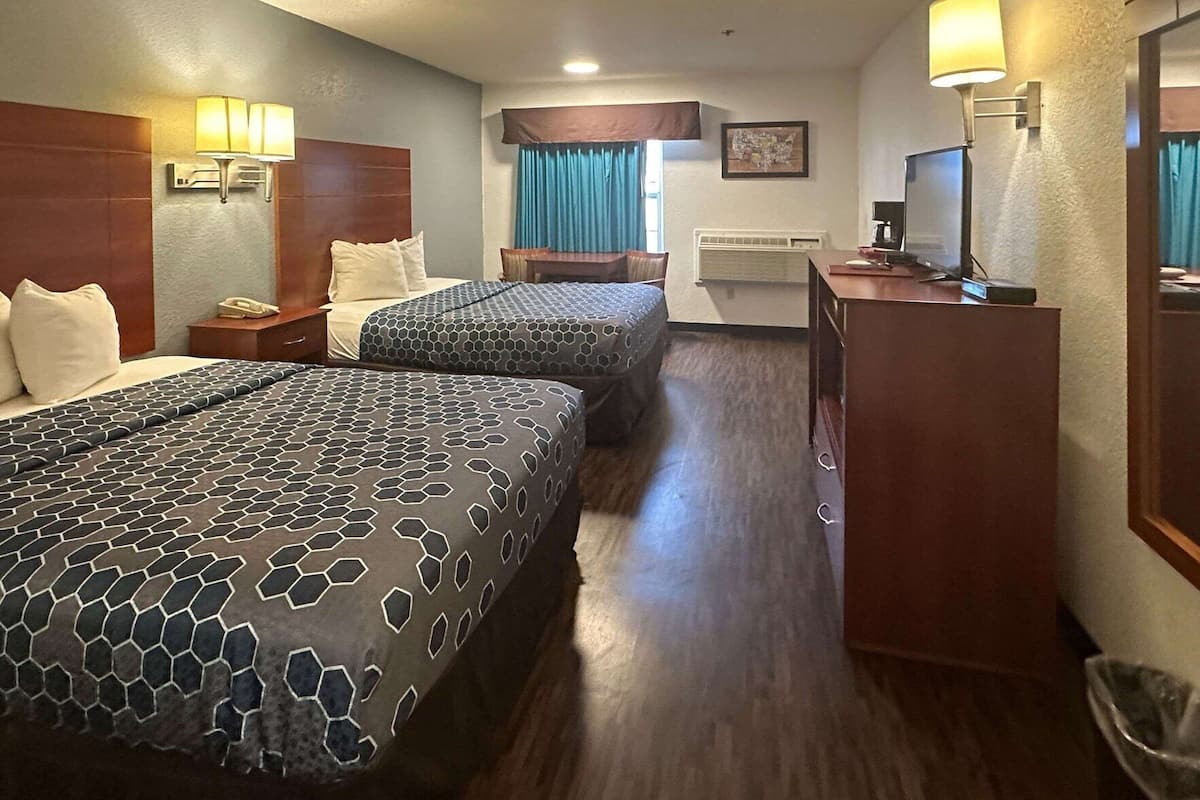Desk, WiFi (free), bed sheets