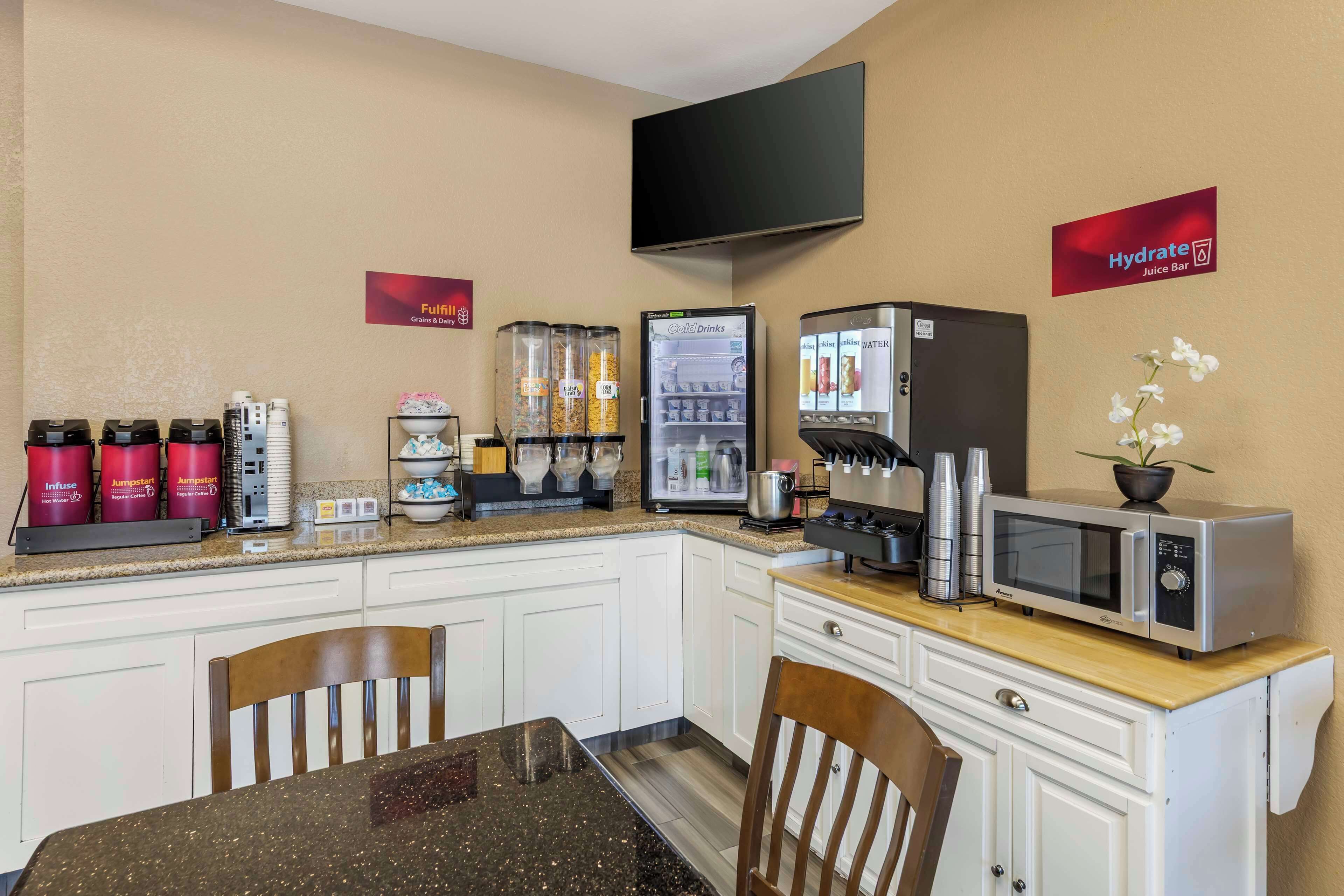 free daily on-the-go breakfast