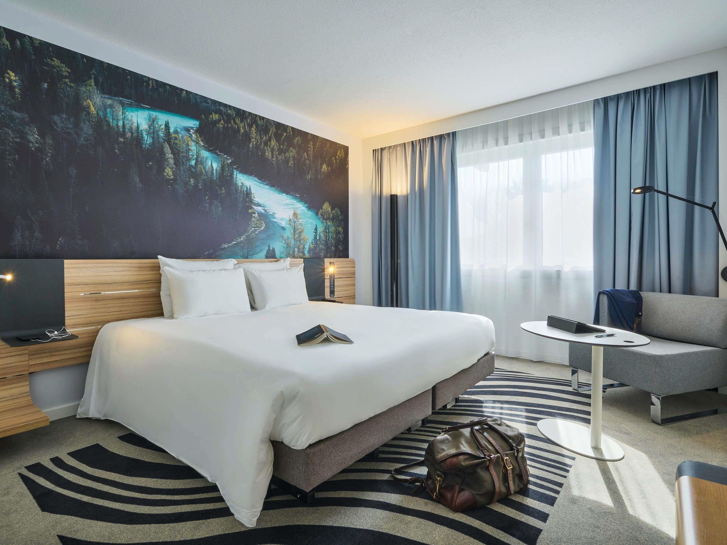 Executive Room, 1 Queen Bed with Sofa bed | Premium bedding, minibar, in-room safe, desk