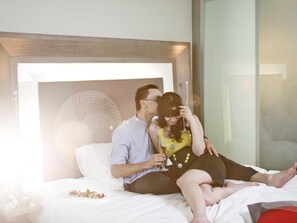 Habitación clásica, 1 cama doble | Ropa de cama de alta calidad, minibar, caja fuerte y escritorio