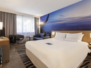 Klassieke kamer, 1 queensize bed met slaapbank | Luxe beddengoed, een minibar, een kluis op de kamer, een bureau