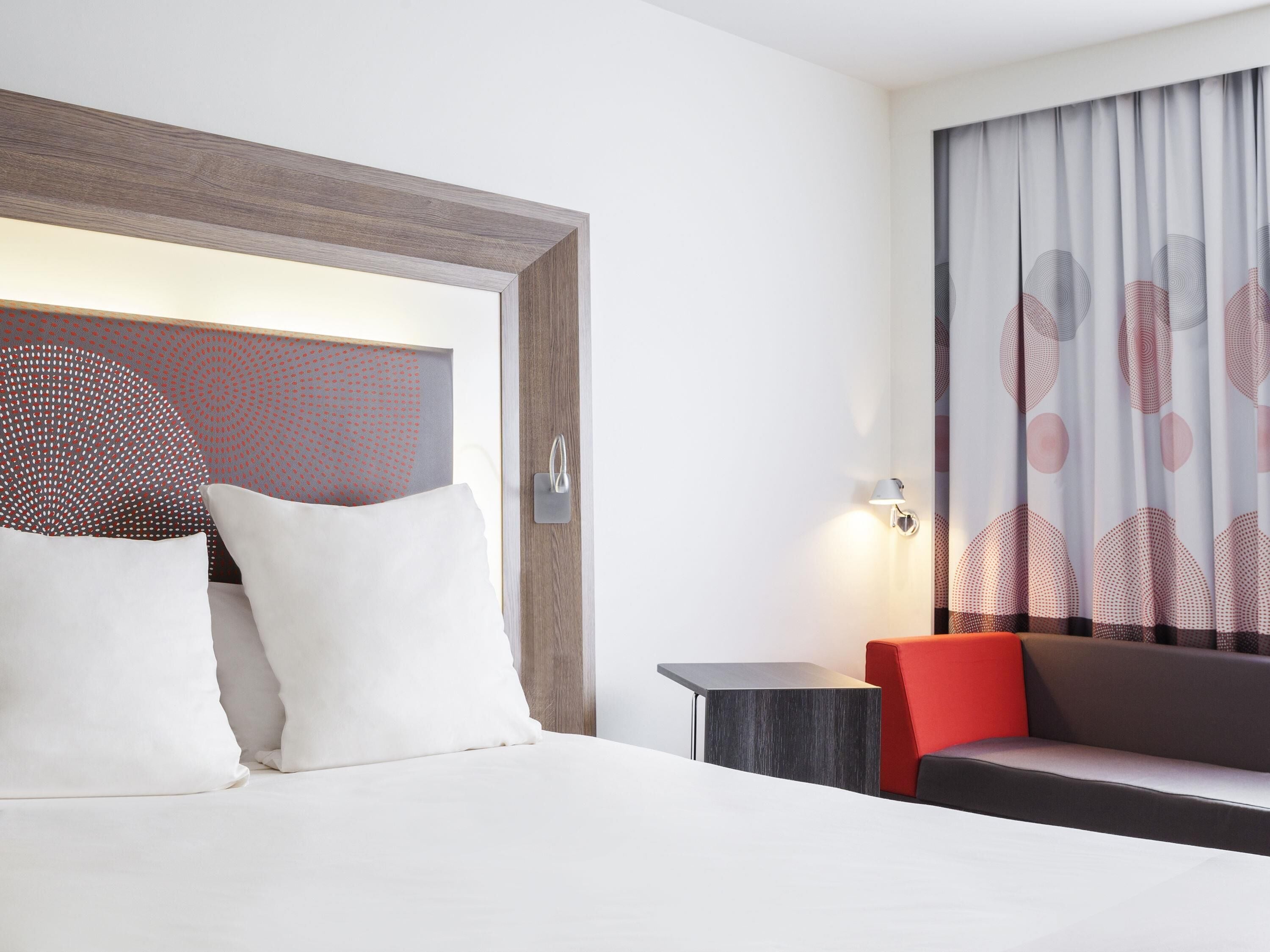 Classic Room, 1 Double Bed | Premium bedding, minibar, in-room safe, desk