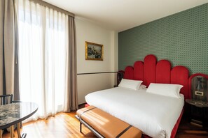 Dobbelt- eller tomannsrom – classic | Dundyner, minibar, safe på rommet og skrivebord