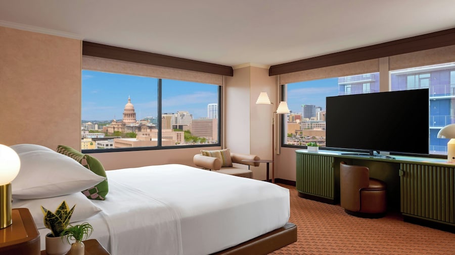 Downright Austin, A Renaissance Hotel