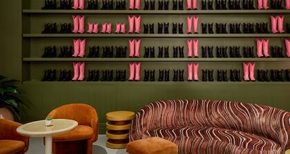 Downright Austin, A Renaissance Hotel