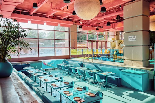 Downright Austin, a Renaissance Hotel