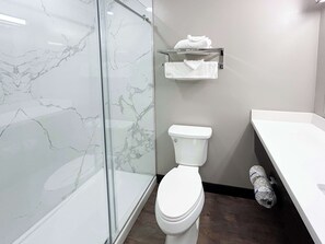 Eco-friendly toiletries, towels - Studio 6 Corona, CA - West (Corona)