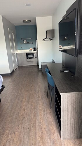 Studio 6 Corona, CA - West