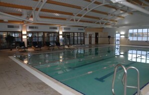 Piscine intérieure