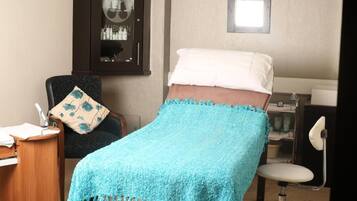 Body treatments, aromatherapy, facials, 4 treatment rooms