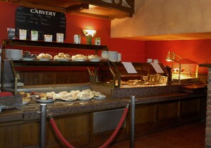 Ofereix dinars i sopars 