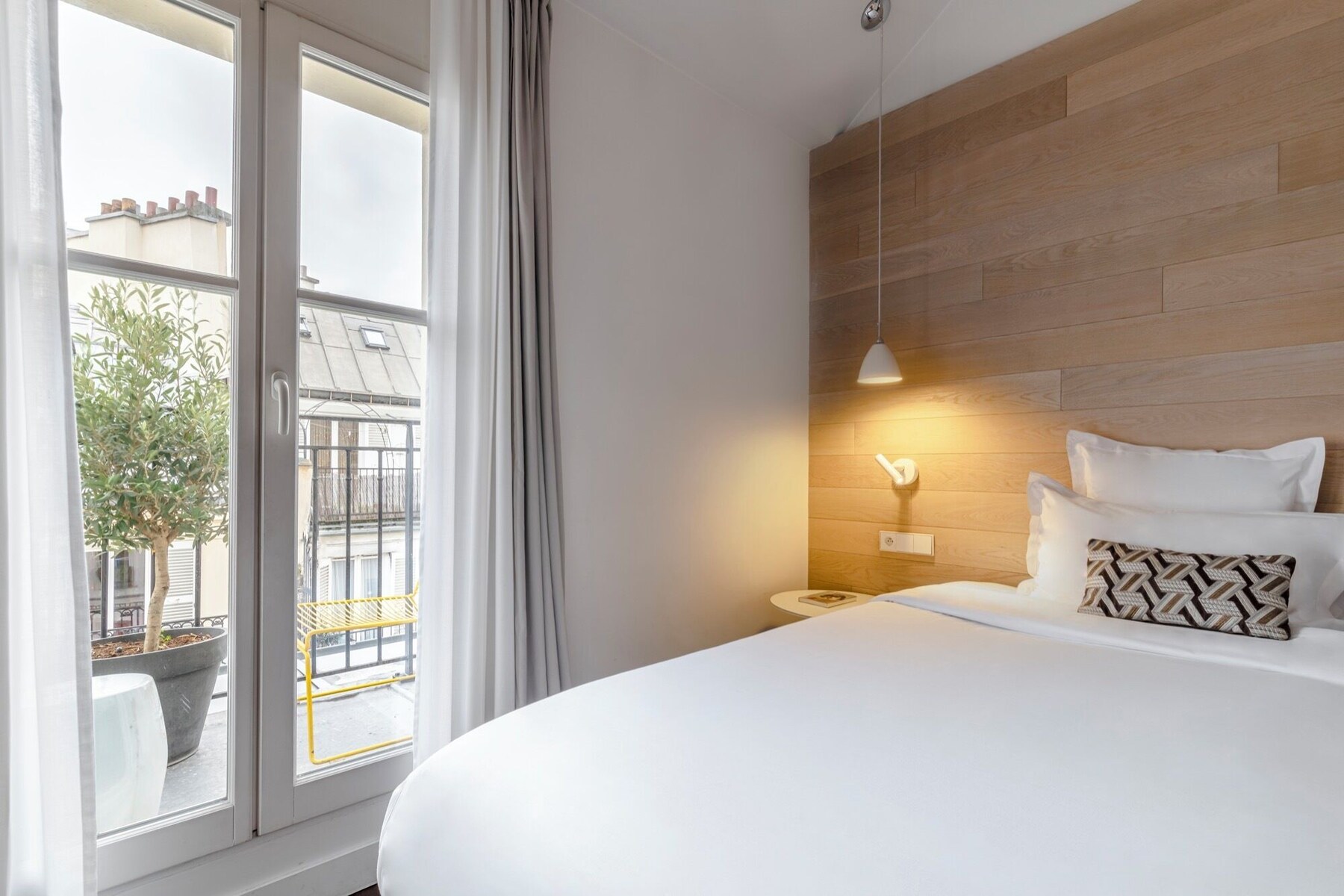 Family Room (Club) | Premium bedding, in-room safe, desk, blackout drapes