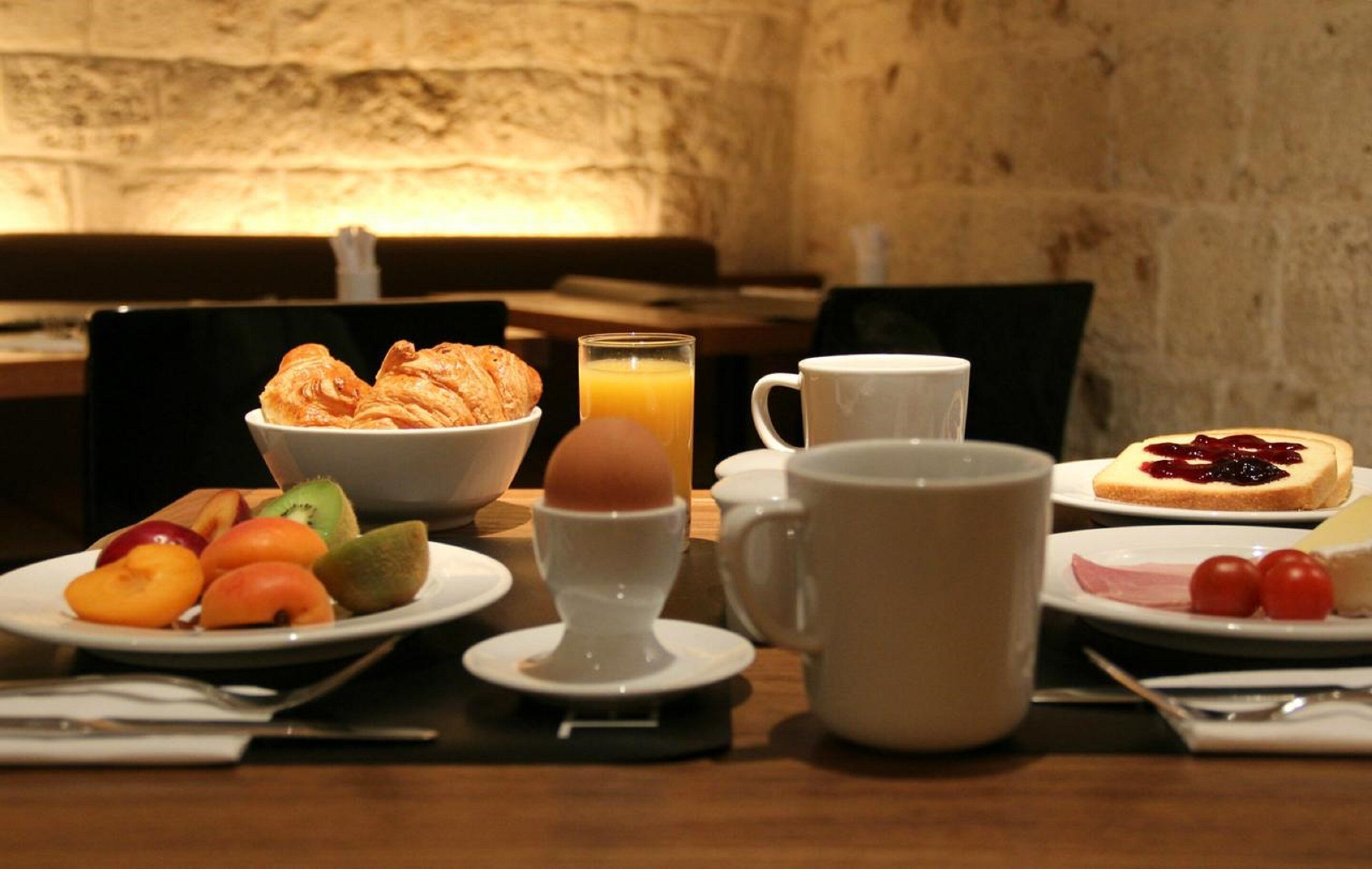 daily buffet breakfast (eur 14 per person)