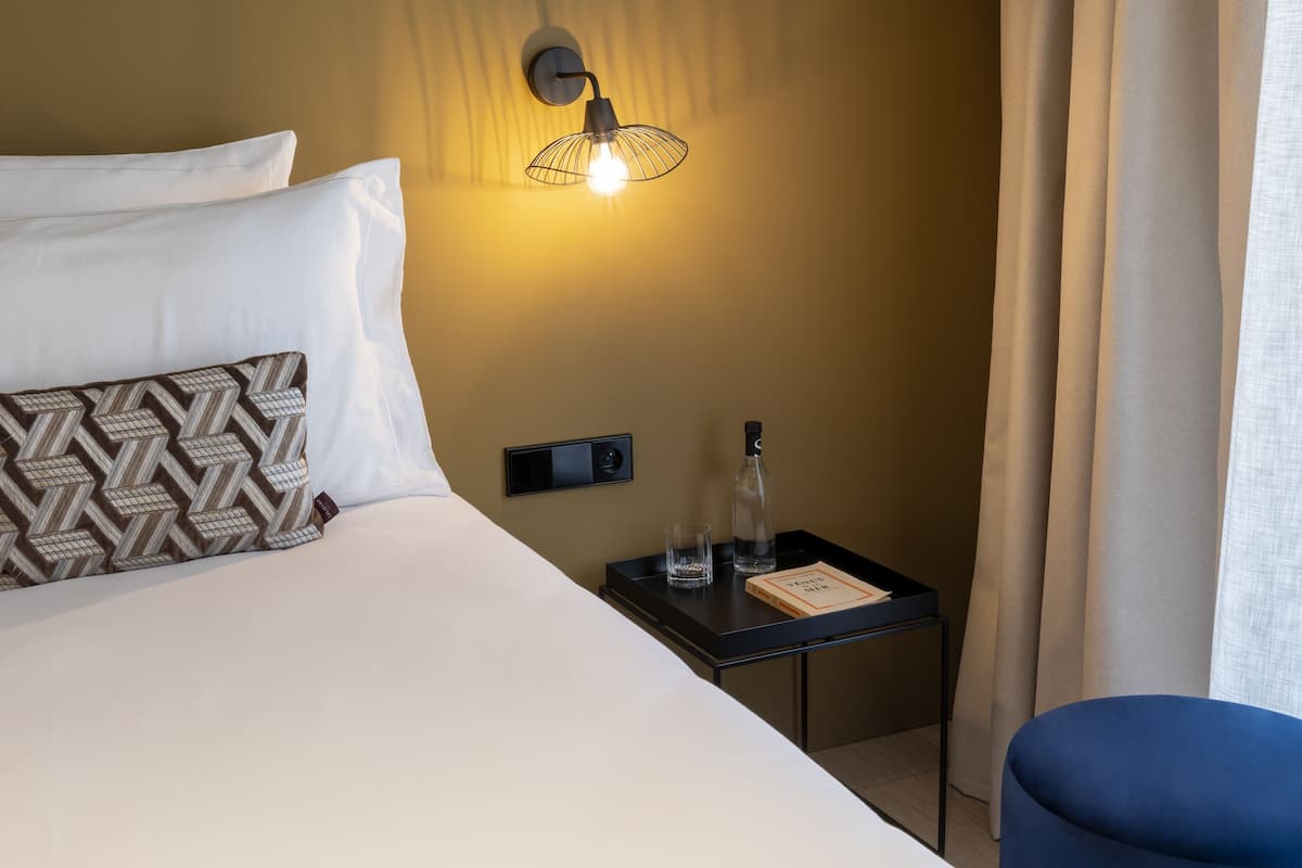 Premium bedding, in-room safe, desk, blackout curtains