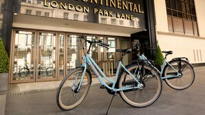 A building with a sign reading "Intercontinental London Park Lane." - InterContinental London Park Lane by IHG (London)