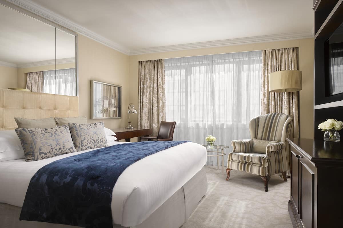 Classic Room, 1 King Bed | City view