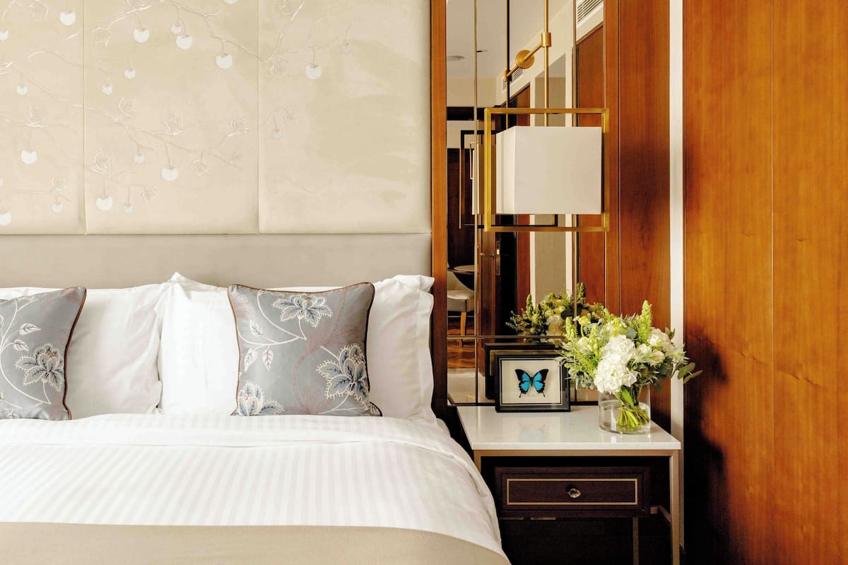 Suite, 1 chambre (Mayfair Floor) | 1 chambre, coffres-forts dans les chambres, bureau